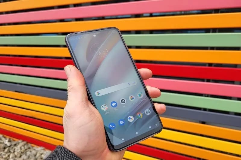 Motorola G60 recenzja: mocne i słabe strony, które musisz znać